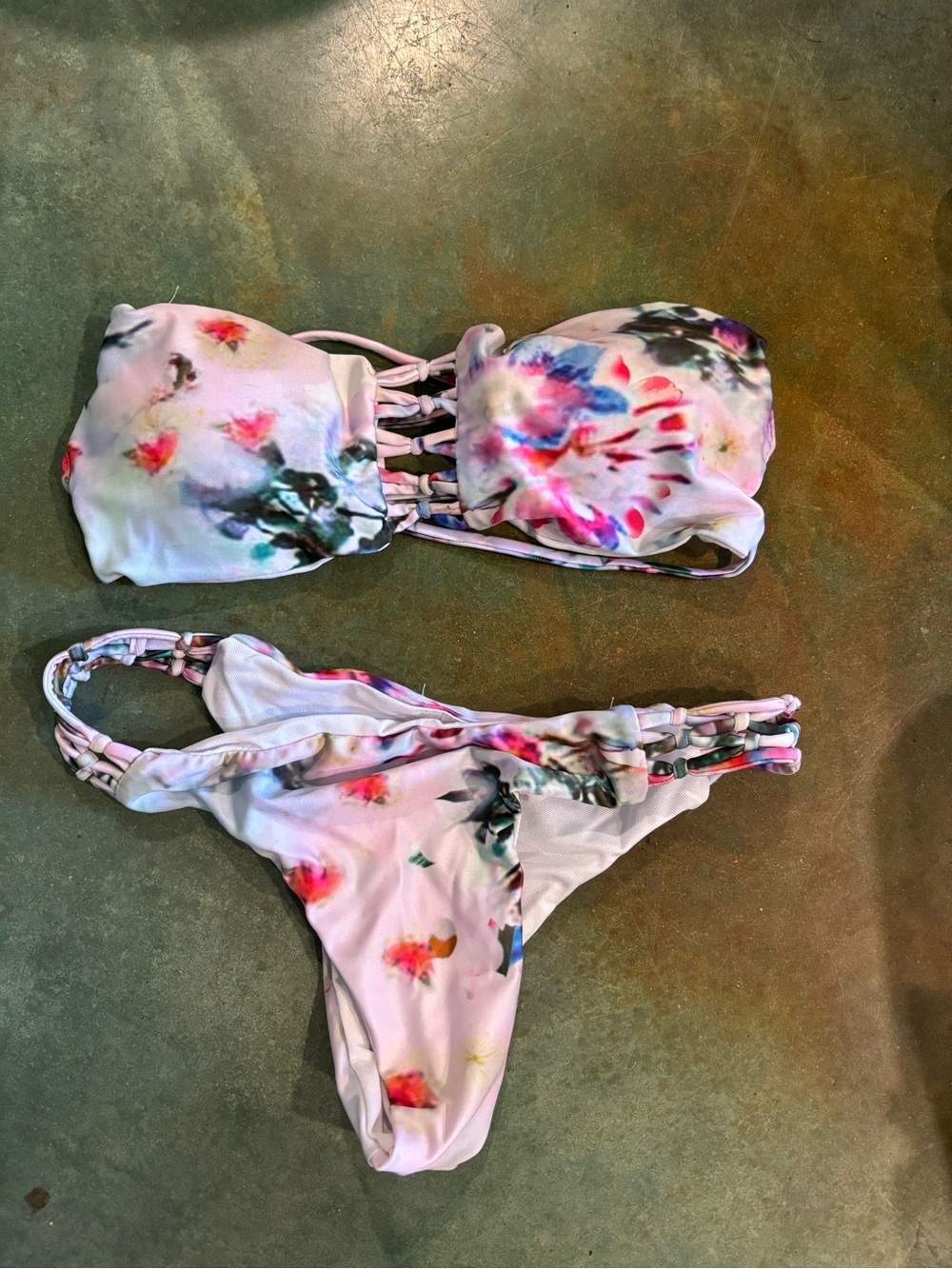 Strapless bikini